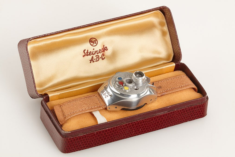Illustration for article titled These Miniature Spy Cameras Could Make You The Perfect James Bond